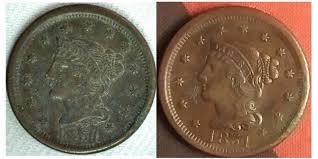 Moneda antigua con óxido, verdín o corrosión visible que necesita limpieza correcta
