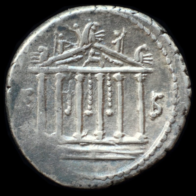 Reverso de un denario de Petilio Capitolino con el templo de Júpiter