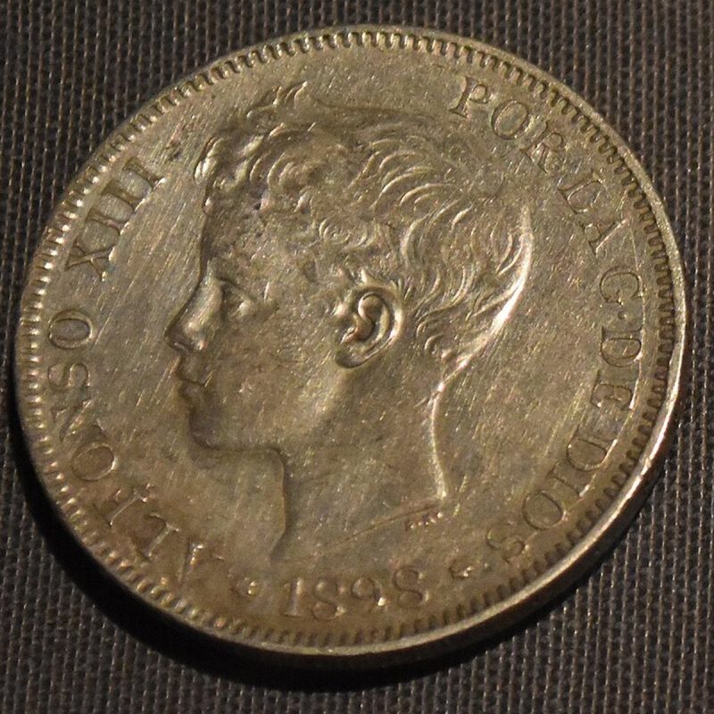 Anverso de las 5 pesetas de 1898: busto infantil de Alfonso XIII