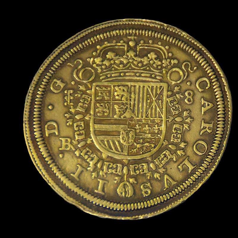 Anverso de un onza de 8 escudos de oro de Carlos II de 1687