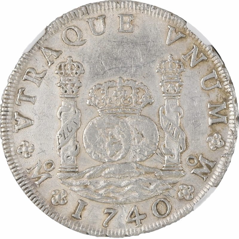 Reverso del 8 reales columnario de 1740: dos hemisferios coronados entre las columnas de Hércules sobre las olas, marca Mo a ambos lados y fecha 1740, leyenda VTRAQUE VNUM