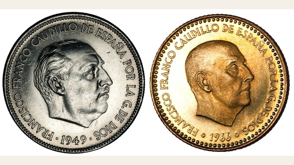 Anversos de un duro de níquel de 1949 y de una peseta de 1966, las dos monedas del error de cospel más conocido